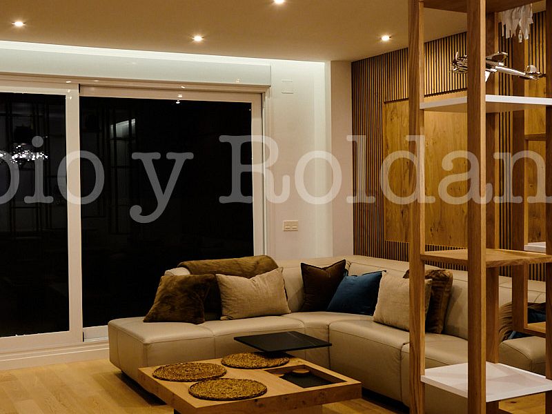 CARRIL CALEROS ESTANTES SALON 1